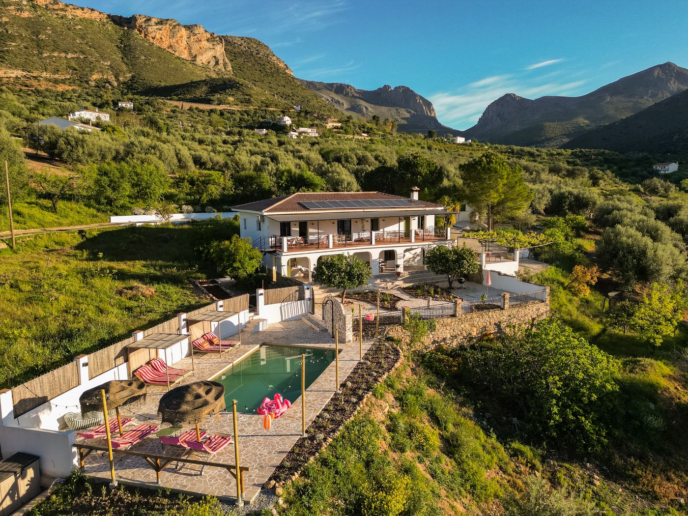 Finca Pilarejo, drone-opname overdag, professionele villafotografie